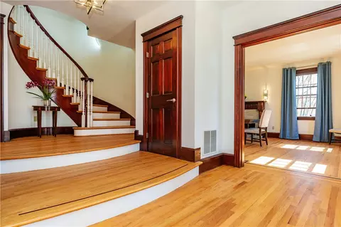 Entry Way - 73 Nottingham Dr, Scituate, RI 02831 photo 1 of 7