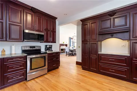 Kitchen - 73 Nottingham Dr, Scituate, RI 02831 photo 1 of 6