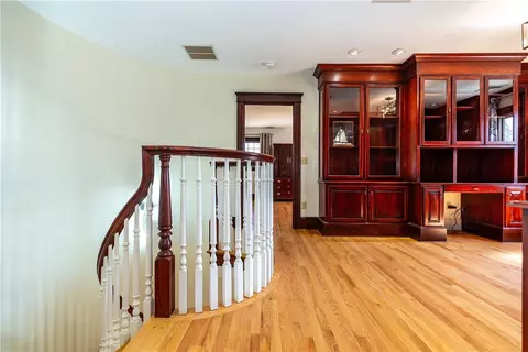 Entry Way - 73 Nottingham Dr, Scituate, RI 02831 photo 5 of 7