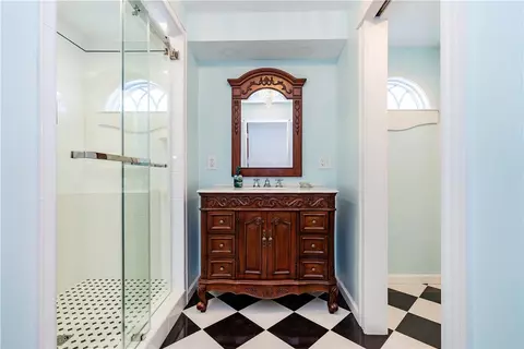 Bath - 73 Nottingham Dr, Scituate, RI 02831 photo 4 of 5