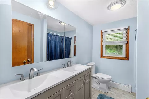 Bath - 133 Sage Dr, Warwick, RI 02886 photo 3 of 3