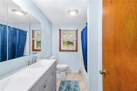 Bath - 133 Sage Dr, Warwick, RI 02886 photo 2 of 3