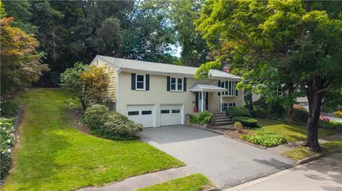 Exterior - 133 Sage Dr, Warwick, RI 02886 photo 4 of 11