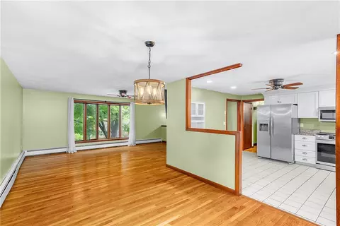 Living - 133 Sage Dr, Warwick, RI 02886 photo 1 of 8