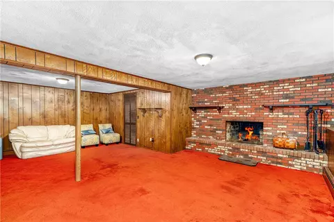 Living - 133 Sage Dr, Warwick, RI 02886 photo 7 of 8