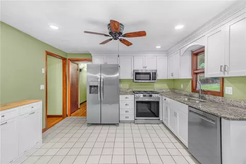 Kitchen - 133 Sage Dr, Warwick, RI 02886 photo 2 of 2