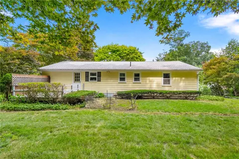Exterior - 133 Sage Dr, Warwick, RI 02886 photo 6 of 11