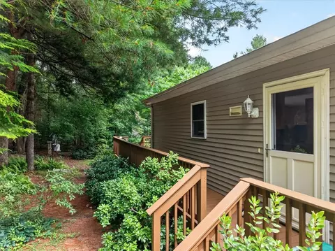 80 Old Shannock Rd, Charlestown, RI 02813