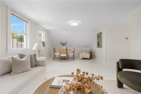 27 Dean Ave #3, Newport, RI 02840