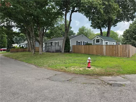 Exterior - 7 Cole Ave, Warwick, RI 02886 photo 2 of 10