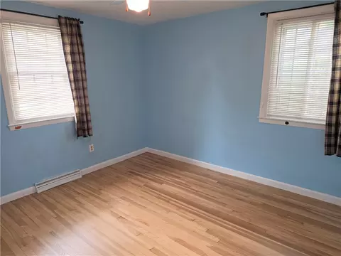 Bedroom - 7 Cole Ave, Warwick, RI 02886 photo 3 of 3