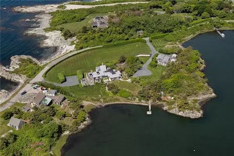 6 Prices Cove Ave, Newport, RI 02840