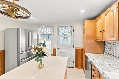 Kitchen - 266 Morse Ave, Warwick, RI 02886 photo 5 of 5