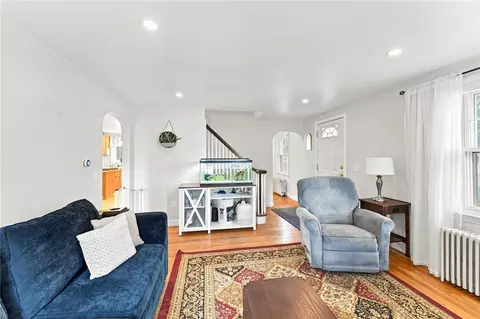 Living - 266 Morse Ave, Warwick, RI 02886 photo 2 of 2
