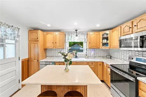 Kitchen - 266 Morse Ave, Warwick, RI 02886 photo 2 of 5