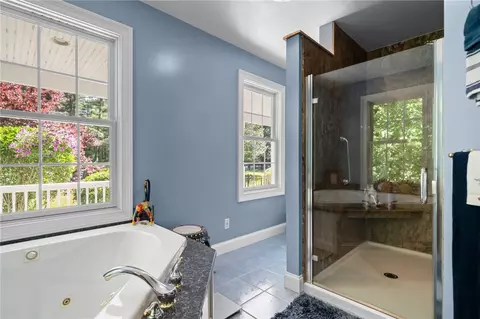 Bath - 1158 Sisson Rd, Coventry, RI 02827 photo 3 of 7