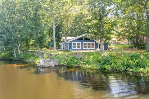 38 Pattagansett Dr, East Lyme, CT 06333