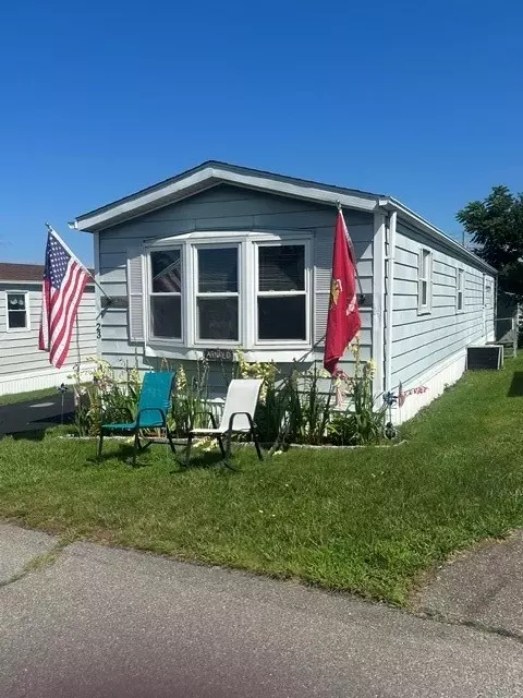 23 Bayview Park Ave, Middletown, RI 02842