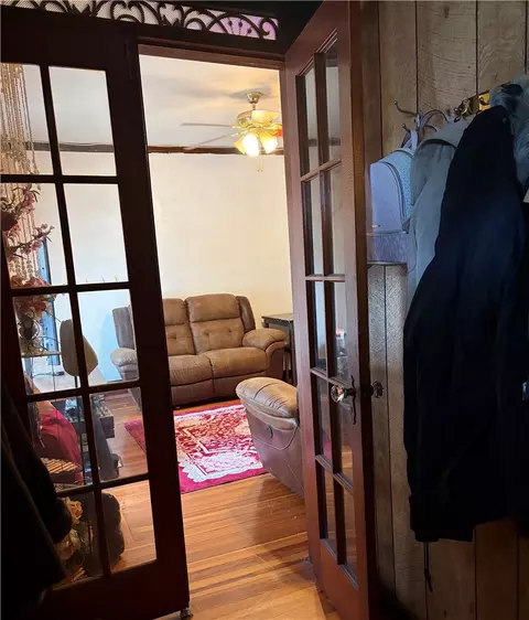 Entry Way - 359 Mason St, Woonsocket, RI 02895 photo 3 of 7