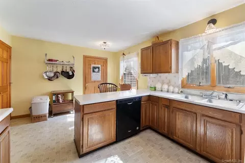41 Margaret Henry Rd, Killingly, CT 06239 photo 5