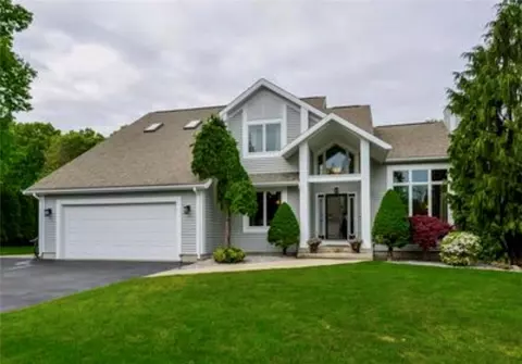 55 Mark Dr, Lincoln, RI 02865