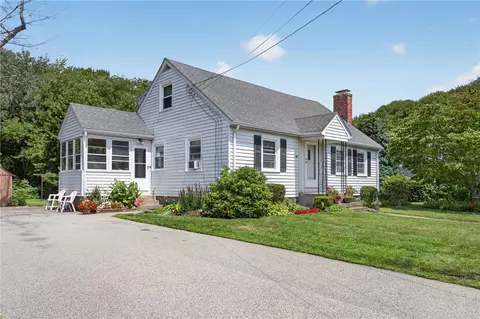 130 Thurston St, Riverside, RI 02915
