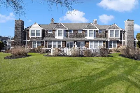 45 Fox Dr #7, Narragansett, RI 02882