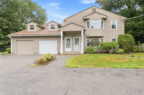 38 Stone Trl #B, North Providence, RI 02904