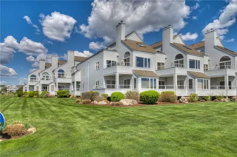 204 Bellevue Ct #204, Narragansett, RI 02882