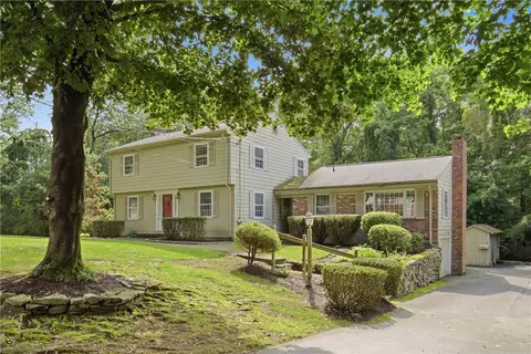 32 Bishop Dr, Cumberland, RI 02864
