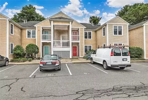 70 Turner St #B-6, Warwick, RI 02886