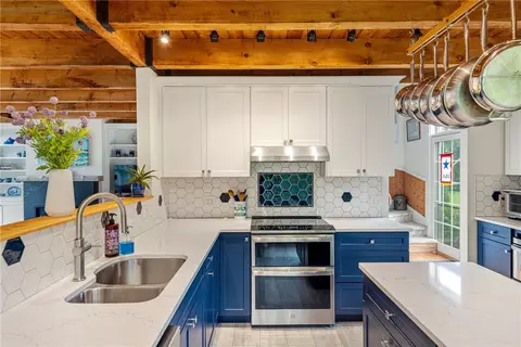 47 Peckham Rd, Little Compton, RI 02837 photo 4