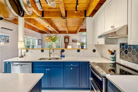 47 Peckham Rd, Little Compton, RI 02837 photo 3