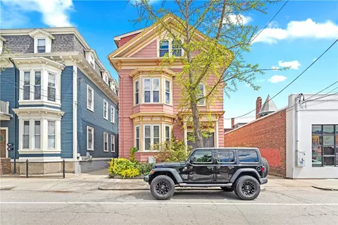128 Vinton St, Providence, RI 02909