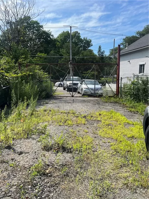 203 Valley St, Providence, RI 02909