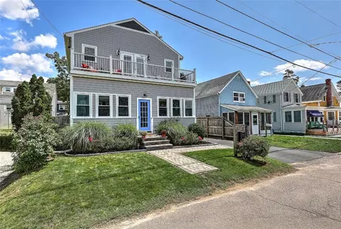 214 Narragansett Ave, Barrington, RI 02806