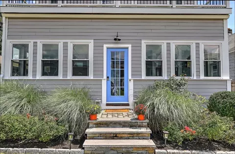 214 Narragansett Ave, Barrington, RI 02806