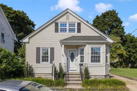 42 Victoria Ave, Cranston, RI 02920