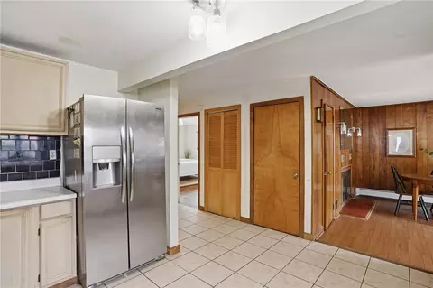 Entry Way - 11 Cedar Dr, Bristol, RI 02809 photo 1 of 1