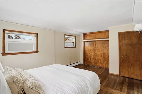 Bedroom - 11 Cedar Dr, Bristol, RI 02809 photo 4 of 5