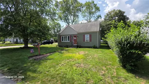 166 Chapmans Ave, Warwick, RI 02886 photo 2