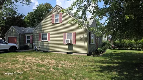 166 Chapmans Ave, Warwick, RI 02886 photo 4