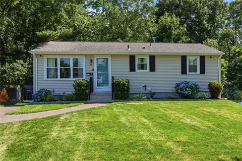 Exterior - 36 Mary Beth Dr, Warwick, RI 02886 photo 2 of 7