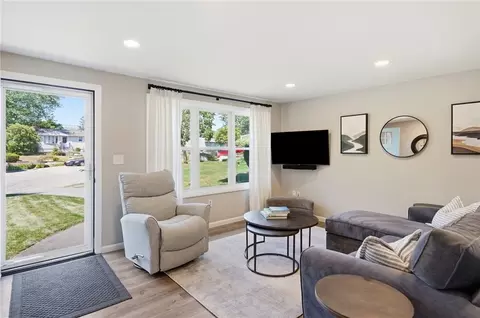 Living - 36 Mary Beth Dr, Warwick, RI 02886 photo 1 of 2