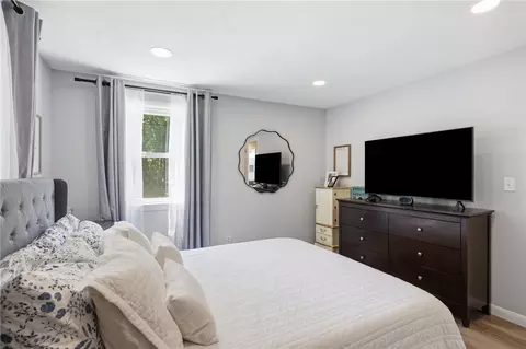 Bedroom - 36 Mary Beth Dr, Warwick, RI 02886 photo 2 of 3