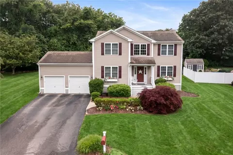 104 Birchwood Dr, South Kingstown, RI 02879