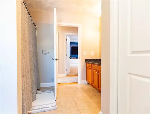 Entry Way - 1289 Diamond Hill Rd, Woonsocket, RI 02895 photo 3 of 5