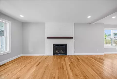 188 St Louis Ave, Woonsocket, RI 02895 photo 4