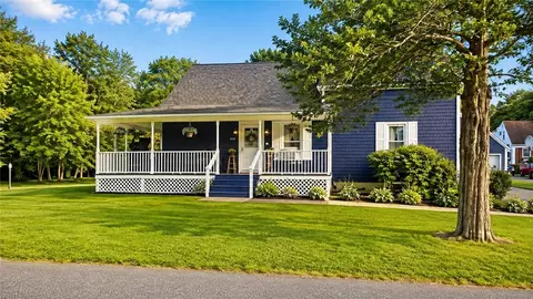 424 Buxton St, North Smithfield, RI 02896