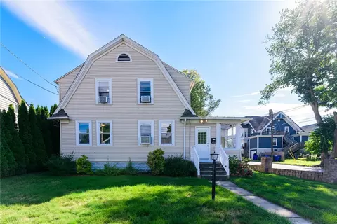 97 Williams Ave, East Providence, RI 02914